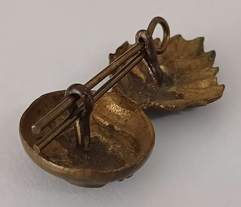 ROYAL IRISH FUSILIERS BADGE   POST 1903                     C19