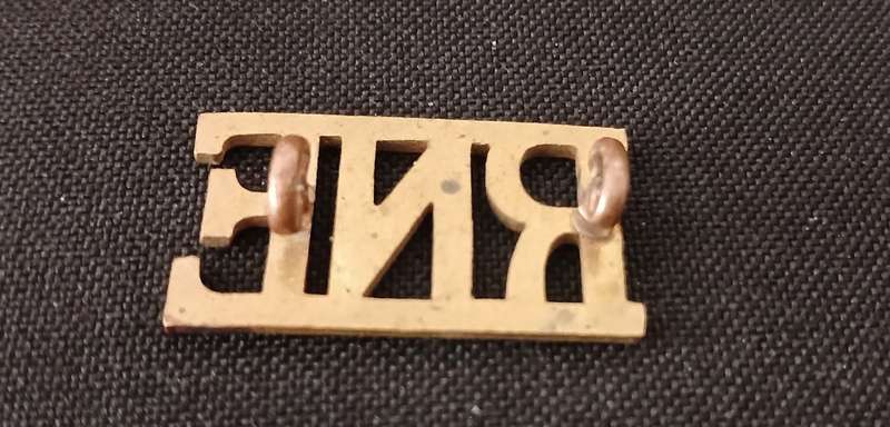 RHODESIA NYASALAND ENGINEERS SHOULDER TITLE                   C24