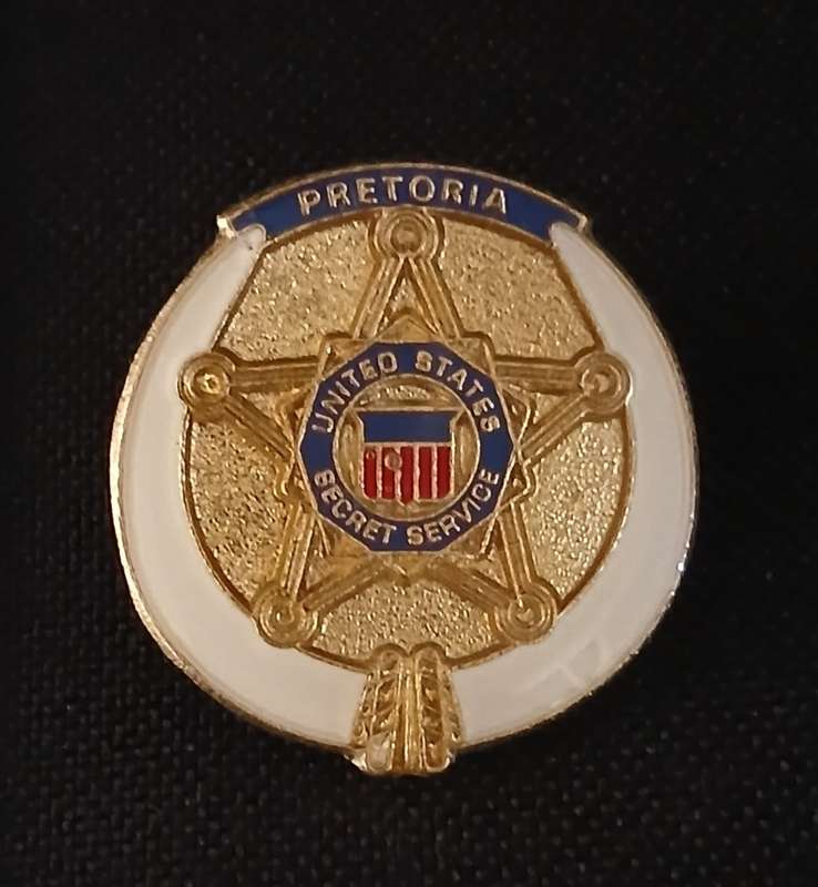 PRETORIA UNITED STATES SECRET SERVICE ENAMEL BADGE              C40
