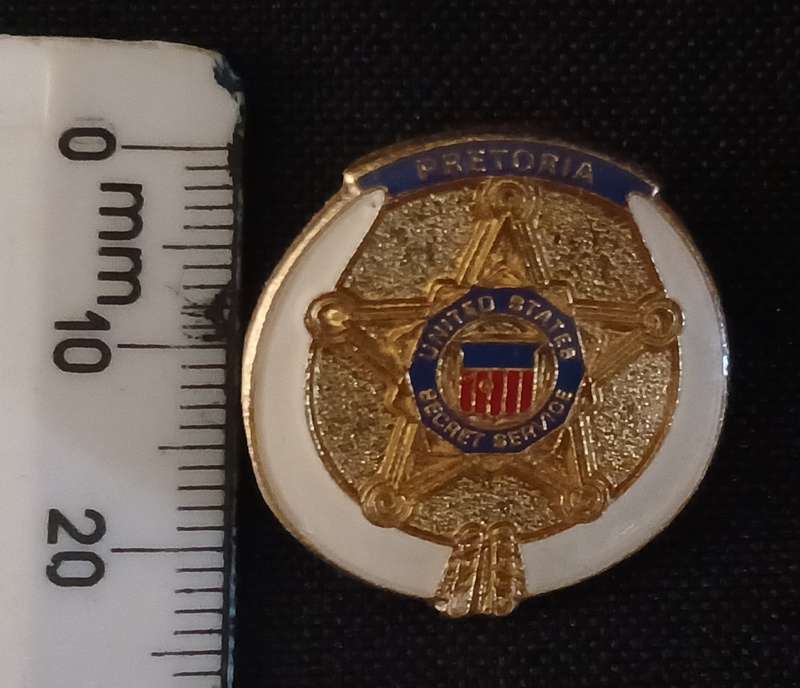 PRETORIA UNITED STATES SECRET SERVICE ENAMEL BADGE              C40