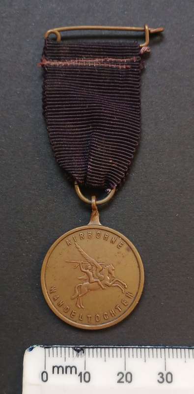 1ST POLITIE SERT VERENINGING RENKUM AIRBORNE WANDELTOCHT MEDAL           C48