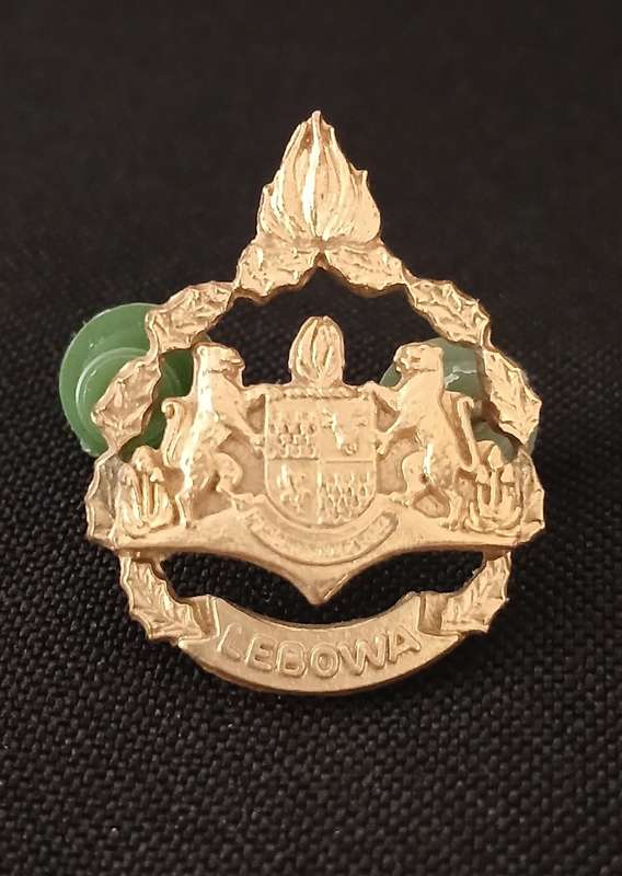 LEBOWA POLICE WARRANT OFFICERS BADGE                   C64