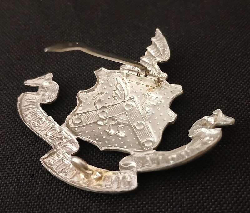 SA KINGSWOOD COLLEGE CADET CORPS WHITE METAL CAP BADGE  `` VERY RARE ``    C68