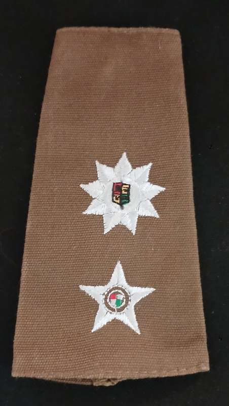 SADF COMMANDANT EPAULETTE                     L8