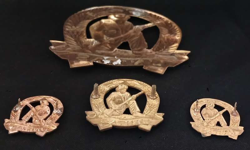 SADF UNITAS CAP AND COLLAR BADGES + PLAQUE BADGE              C91