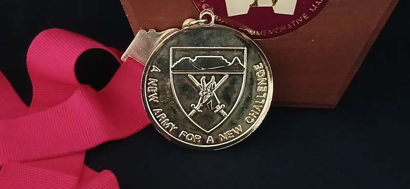 SADF NEW ARMY FOR A NEW CHALLENGE MEDAL AND W.P. COMMAND COMMEMORATIVE MARC PLAQUE      C101