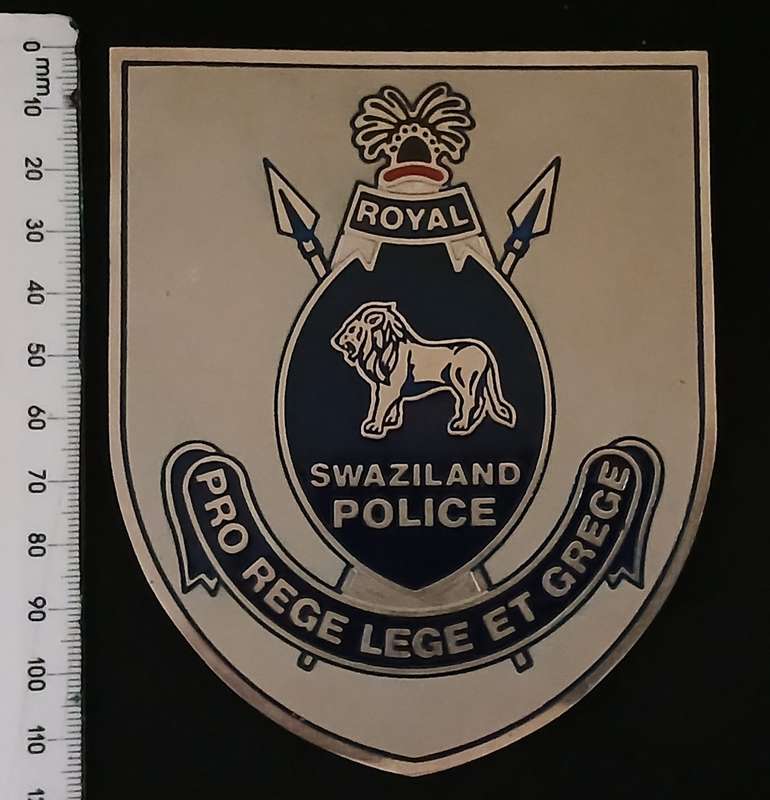 ROYAL SWAZILAND POLICE BADGE                         C105