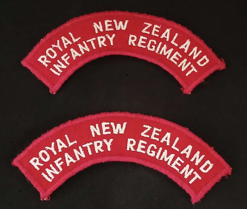ROYAL NEW ZEALAND INFANTRY REGIMENT CLOTH SHOULDER TITLE PAIR                C107