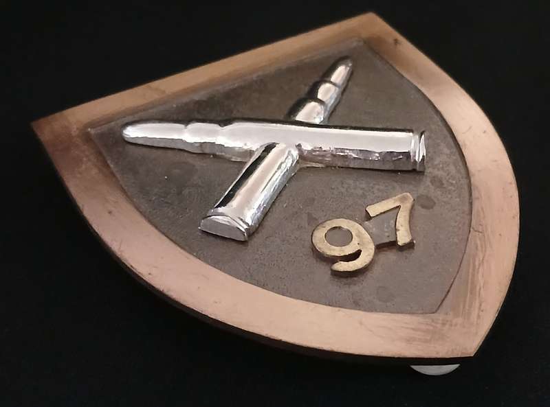 SA ARMY 97 AMMUNITION DEPOT ( DE AAR ) BADGE     Weight : 94.4 grams             C108