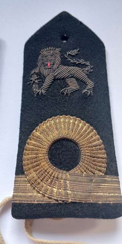 SA NAVY  TIE ON SHOULDER BOARDS                    C111