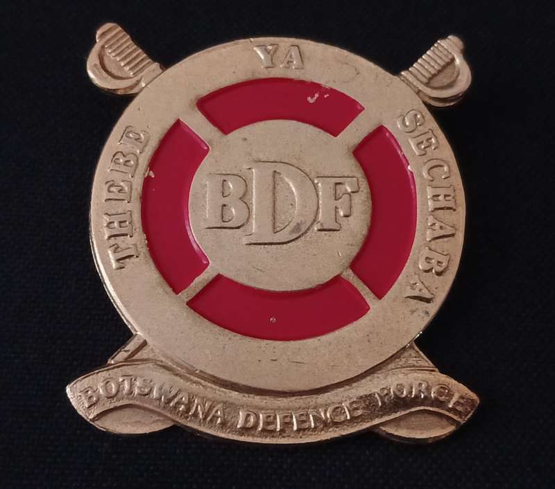 BOTSWANA DEFENCE FORCE CAP BADGE               S11