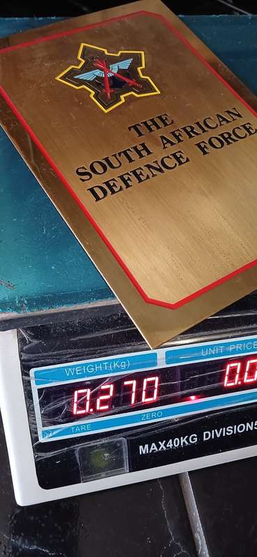 THE SOUTH AFRICAN DEFENCE FORCE BRASS AND ENAMEL PLAQUE / WALL BADGE   `` STRUNNING ``        S18
