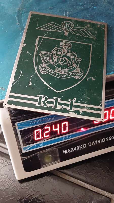RLI ( RHODESIA LIGHT INFANTRY ) METAL / ENAMEL PLAQUE                     No.4