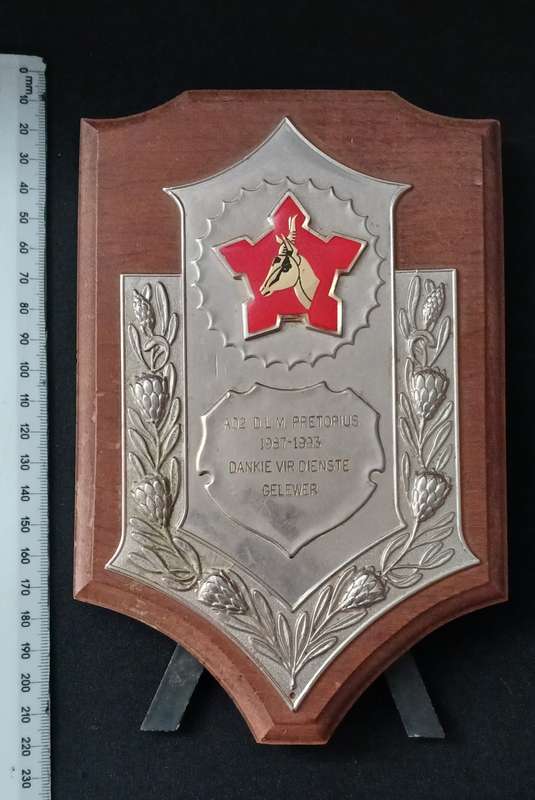 SADF plaque for service    AO2 D.L.M. PRETORIUS 1987-1993 DANKIE VIR DIENSTE GELEWER PLAQUE