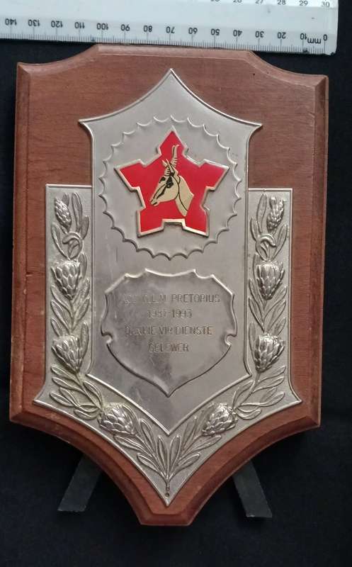 SADF plaque for service    AO2 D.L.M. PRETORIUS 1987-1993 DANKIE VIR DIENSTE GELEWER PLAQUE