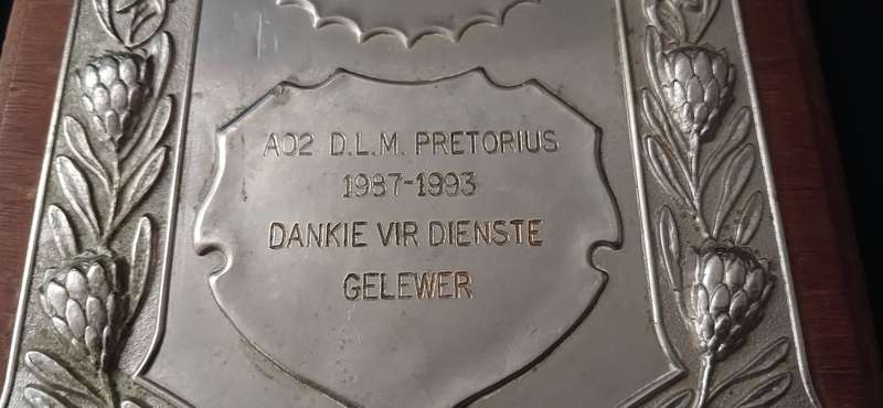 SADF plaque for service    AO2 D.L.M. PRETORIUS 1987-1993 DANKIE VIR DIENSTE GELEWER PLAQUE