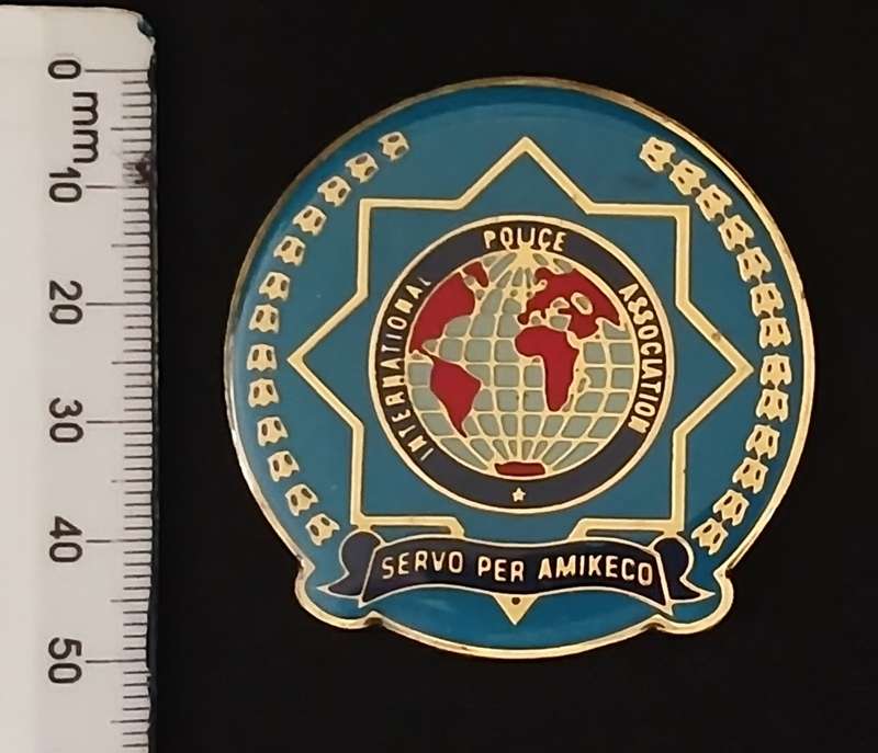 INTERNATIONAL POLICE ASSOCIATION BADGE                 K30