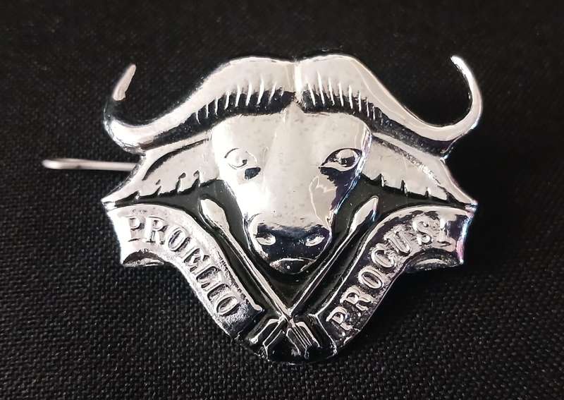 32 BATTALION CHROMED BERET BADGE            R46