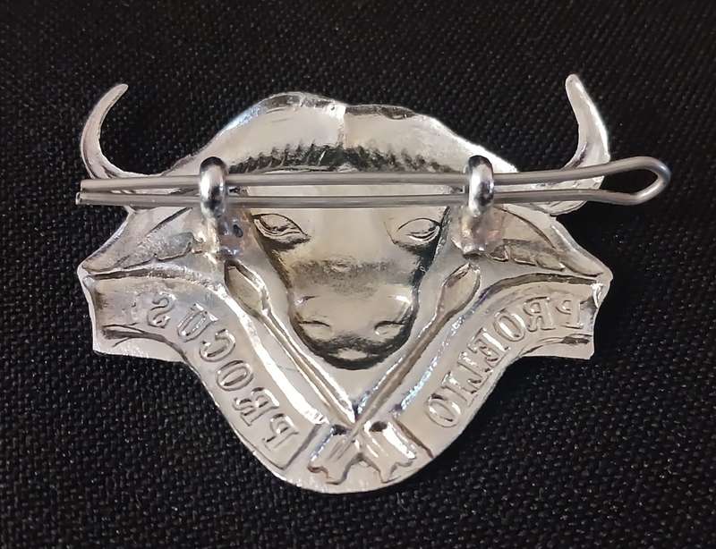 32 BATTALION CHROMED BERET BADGE            R46