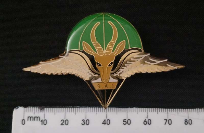 South Africa ( S.A.I ) Parachute Badge In Metal ( Very RARE )        R50