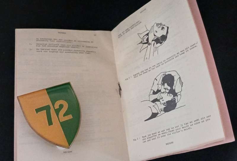 72 Gemotoriseerde Infanterie Brigade Makkerhulp+ Shoulder Flash     R75