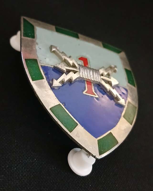 SADF 1st SIGNAL Heidelberg  Regiment (1970's Issue)  ENAMEL RAISED EMBLEM                 MM1