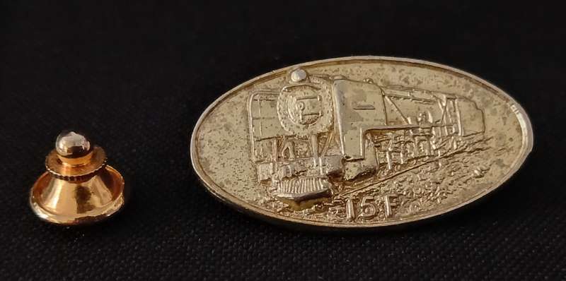 LOCOMOTIVE 15F PIN BADGE                      F94