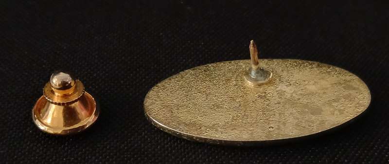 LOCOMOTIVE 15F PIN BADGE                      F94