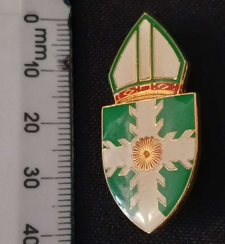 ANGLICAN CHURCH PIN BADGE           R96