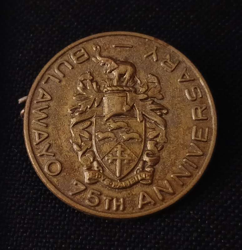 BULAWAYO 75TH ANNIVERSARY PIN BADGE   ( NOTE PIN BROKEN OFF )    R98