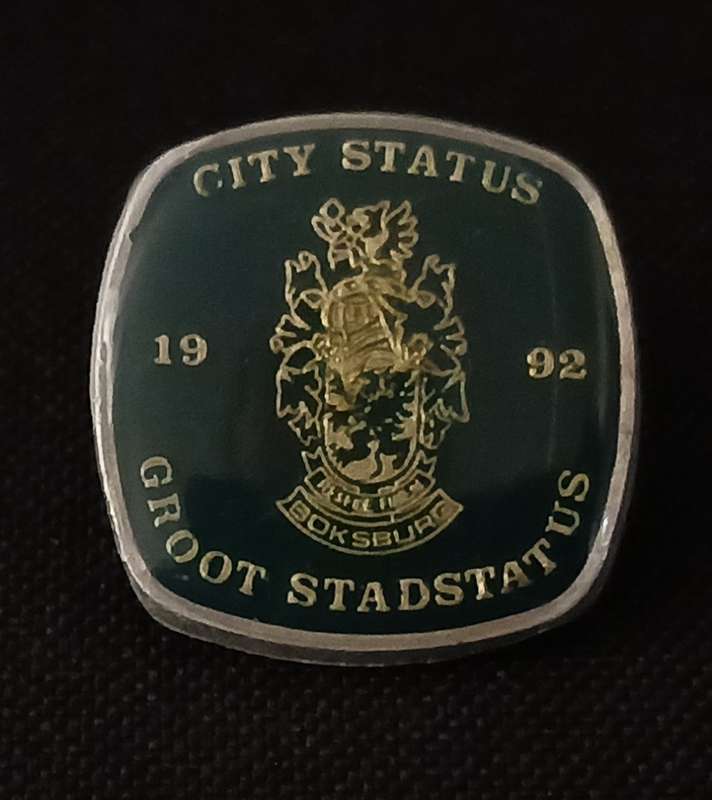 CITY STATUS GROOT STATSTATUS 1992 PIN BADGE                  R103