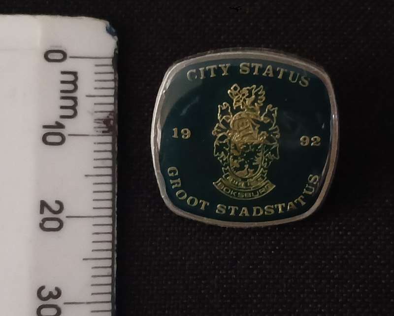 CITY STATUS GROOT STATSTATUS 1992 PIN BADGE                  R103
