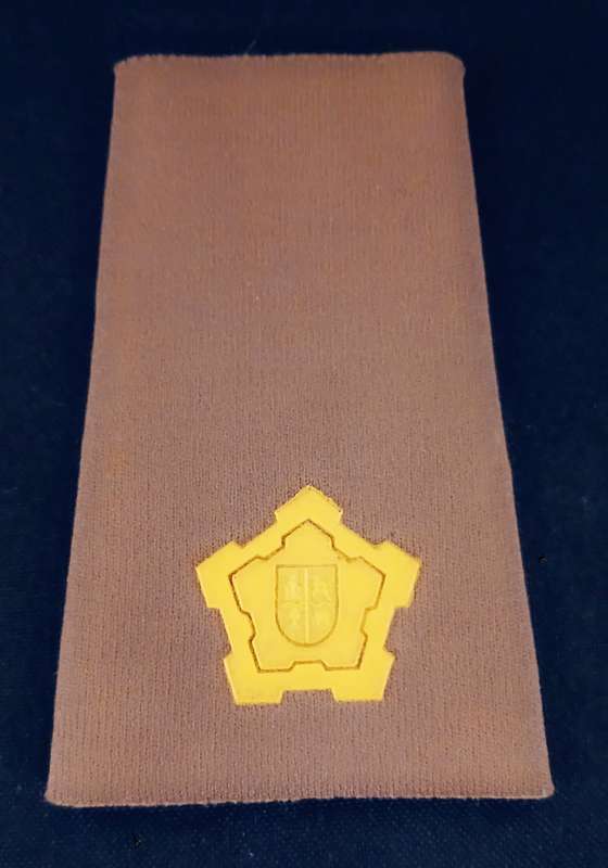 SADF MAJOR RANK EPAULETTE TUPPERWARE              R109