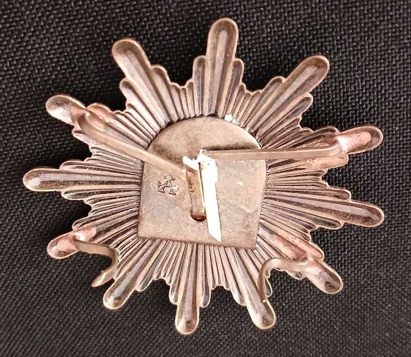 GERMAN SCHLESWIG- HOLSTEIN POLICE HAT BADGE  ( WITH MAKERS MARK )     R126