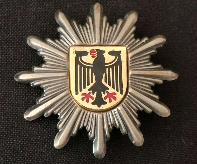 GERMAN FEDERAL POLICE CAP BADGE  ( NOTE ONLY 2 PINS )    ( WITH MAKER MARK )              R127