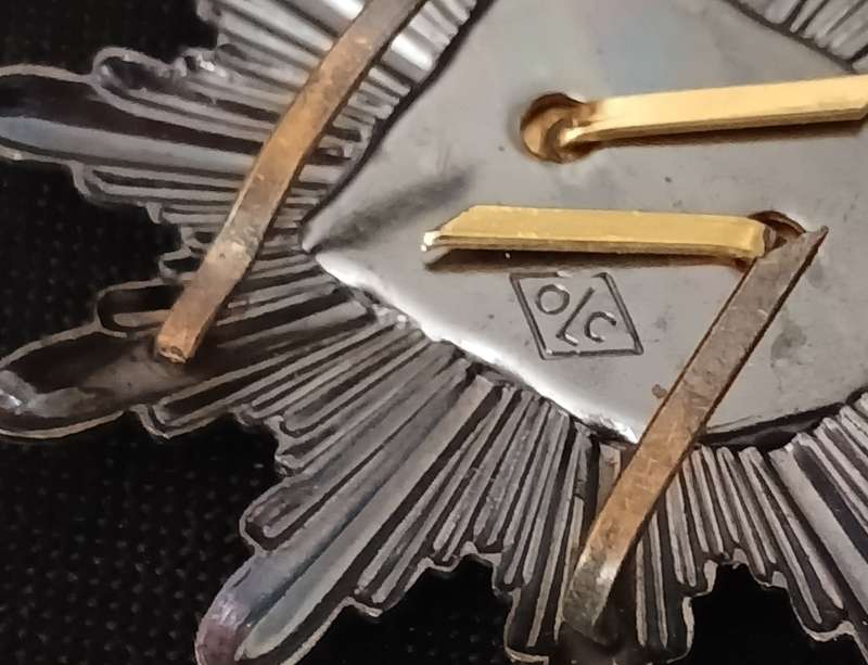 GERMAN FEDERAL POLICE CAP BADGE  ( NOTE ONLY 2 PINS )    ( WITH MAKER MARK )              R127