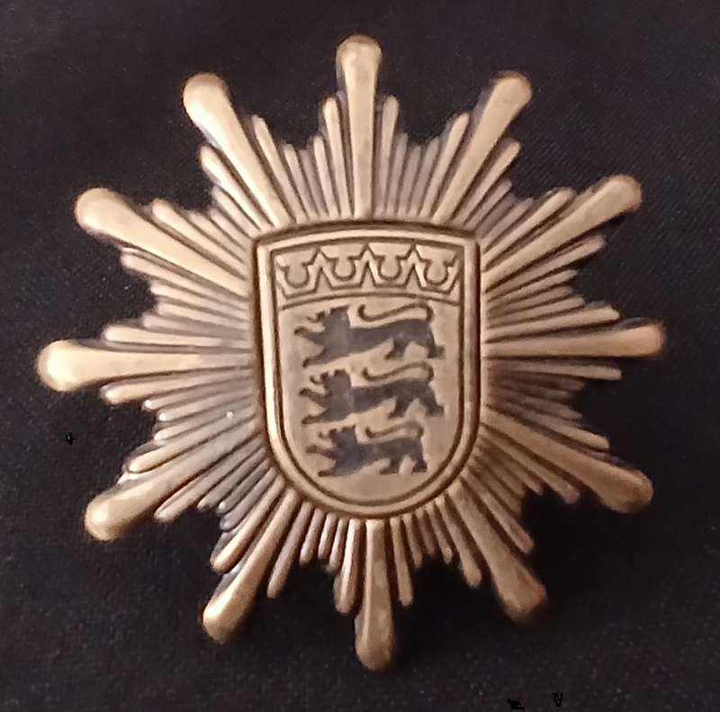 GERMAN BADEN WURTTEMBERG POLICE HAT BADGE    ( WITH MAKERS MARK )                    R128