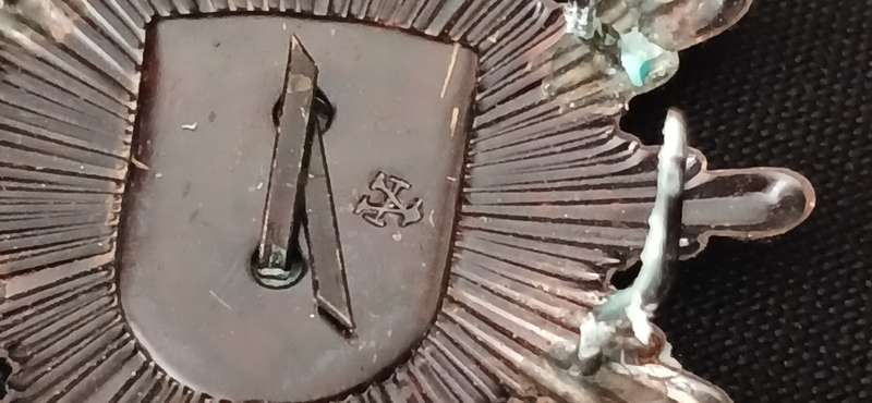 GERMAN BADEN WURTTEMBERG POLICE HAT BADGE    ( WITH MAKERS MARK )                    R128
