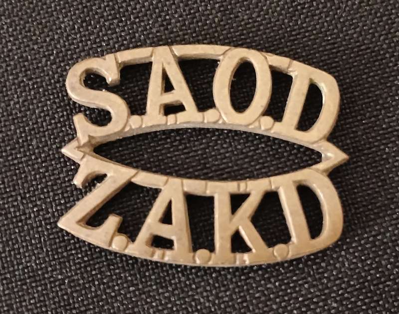 SOUTH AFRICAN ORDINANCE DEPARTMENT  "2"  TYPE SHOULDER TITLE   ( NOTE NO LUGS )          R138