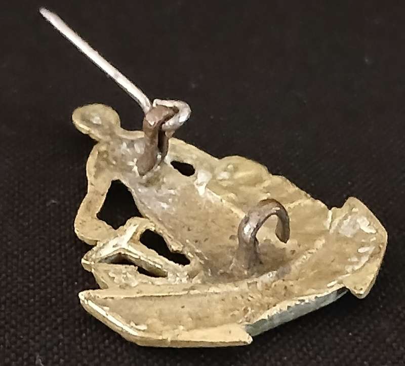 WW2 SOUTH AFRICAN CAPE CORPS CAP BADGE GENUINE CAST ( Note Pin Attached )        R149