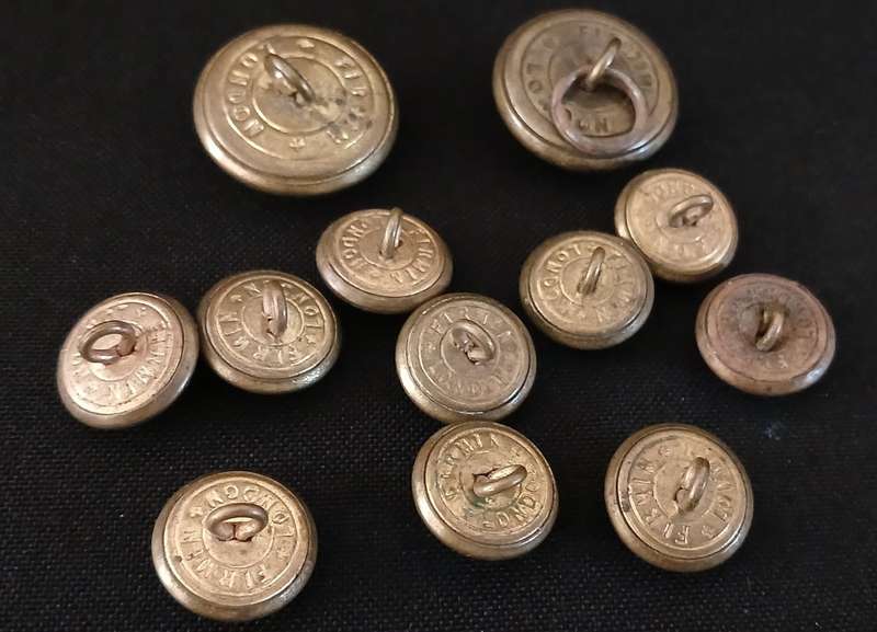 SA TUNIC BUTTONS GILT (PERMANENT FORCE) WORN FROM 1923-1945   ( 2 x 25mm + 10 x 16mm )   R151