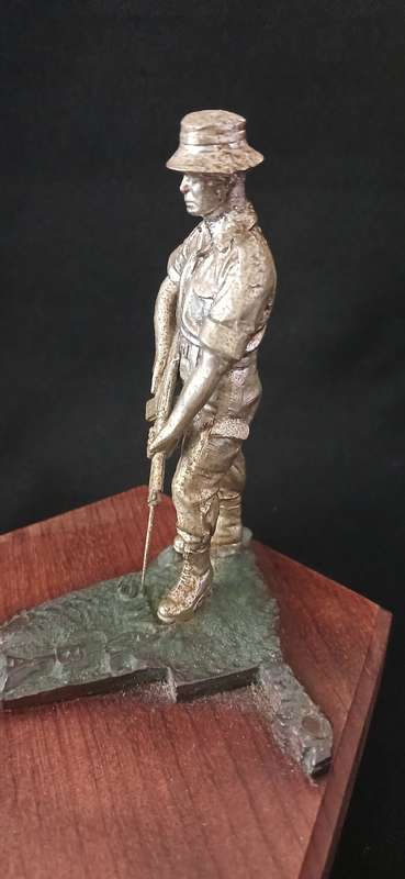 SA BORDER WAR  TROOPIE STATUETTE ON A WOODEN BASE  -- SWA NAMIBIA        ( Weight: 250 grams )