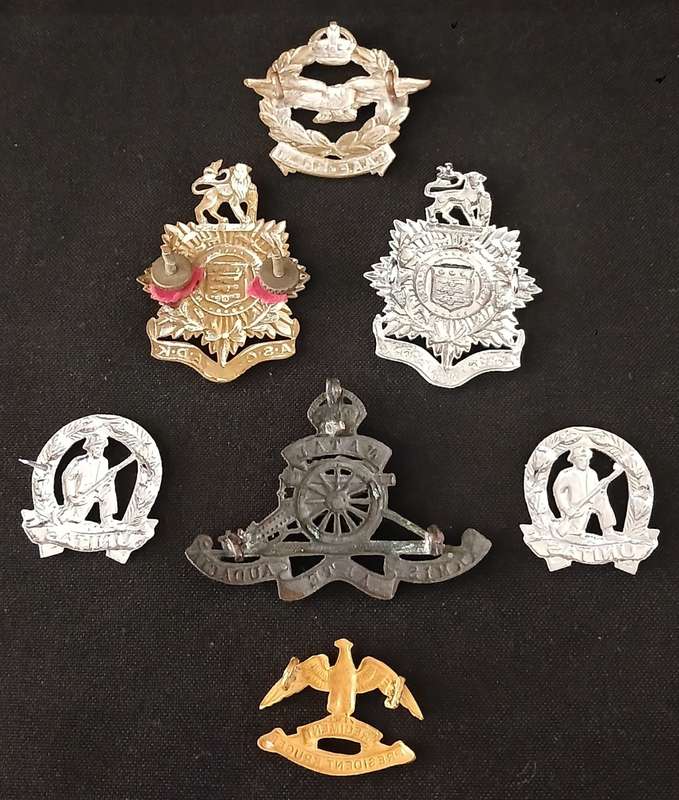 MIX LOT OF BADGES  " ONE BID FOR THE LOT "           """ WoW """               L24