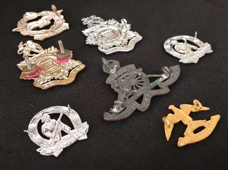 MIX LOT OF BADGES  " ONE BID FOR THE LOT "           """ WoW """               L24