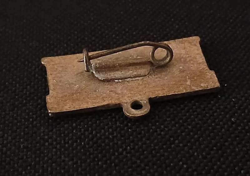 RUSSIAN CCCP MEDAL HANGER ENAMEL                                L33