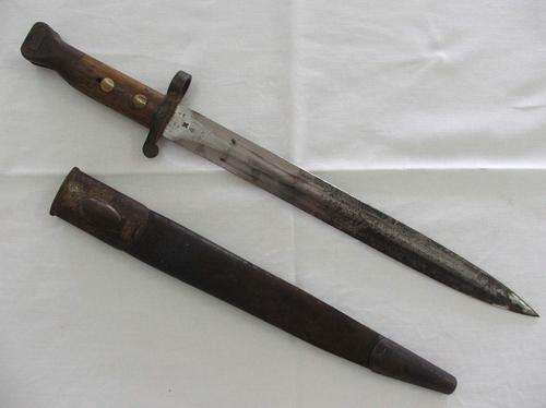 Bayonet with leather scabbard - EFD - With Crown VR - 3 '98