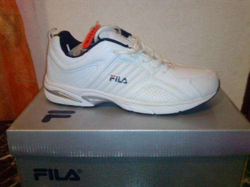 Bargain!!! FILA Sneakers - Size 8