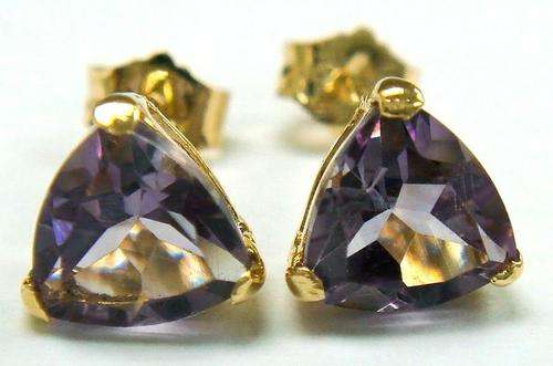 10KT SOLID GOLD TRILLION CUT AMETHYST STUD EARRINGS!! REAL GOLD!! REAL AMETHYST!!! WOWW!!!