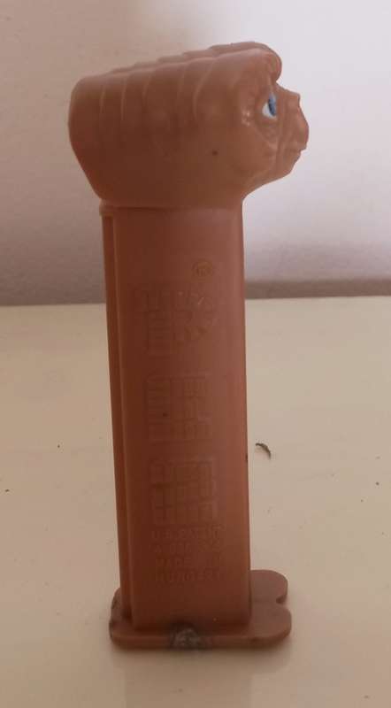 ET PEZ Dispenser