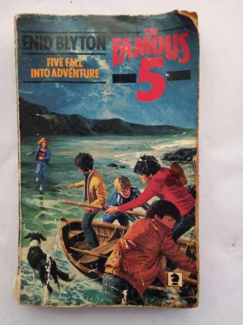 Five Fall into Adventure (Famous Five) (Knight Books)Blyton, Enid 9780340041413